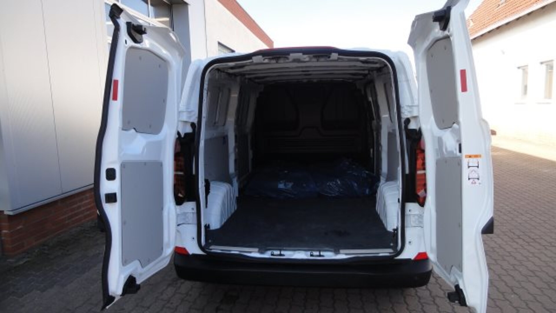 Volkswagen Transporter Kasten langer Radstand