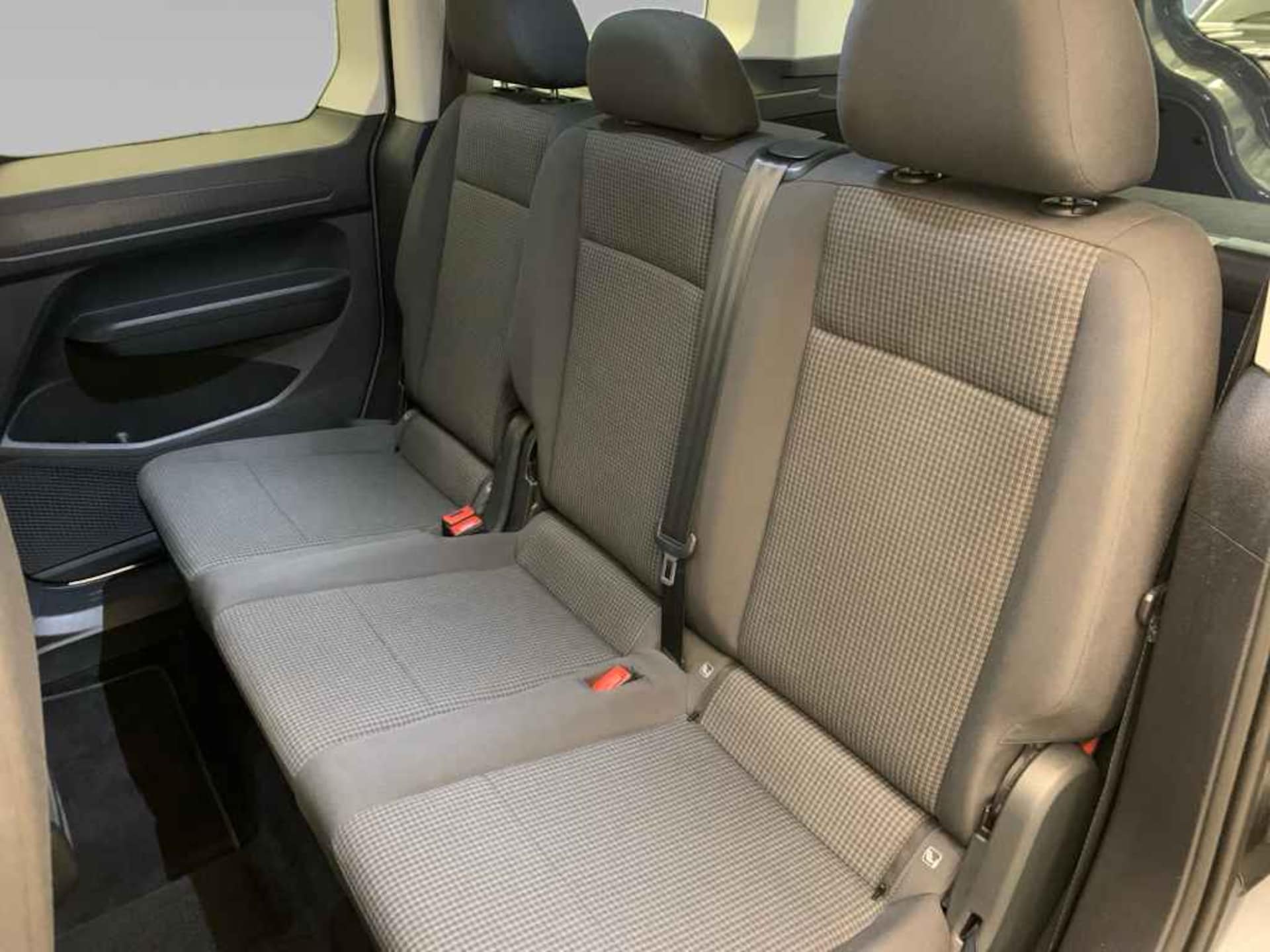 Volkswagen Caddy Basis-Modell