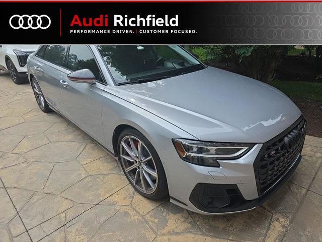 Photo of 2022 Audi S8 L