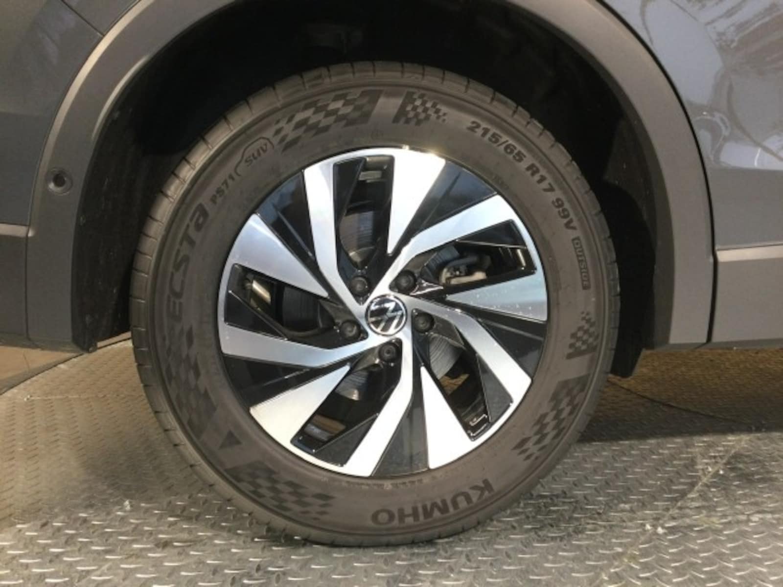 Volkswagen Tiguan – Bild 11