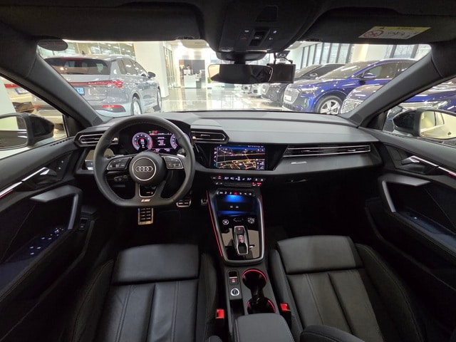 Audi A3 40 TFSI Premium 150 204 kW hp S tronic 8