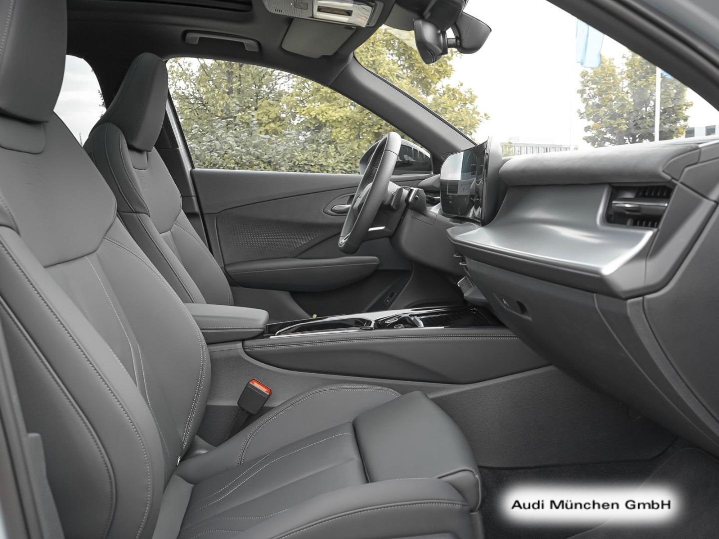 Bild über Audi Q3 SUV TFSI quattro 150 kW S tronic - für weitere Informationen kontaktieren Sie den Audi Partner