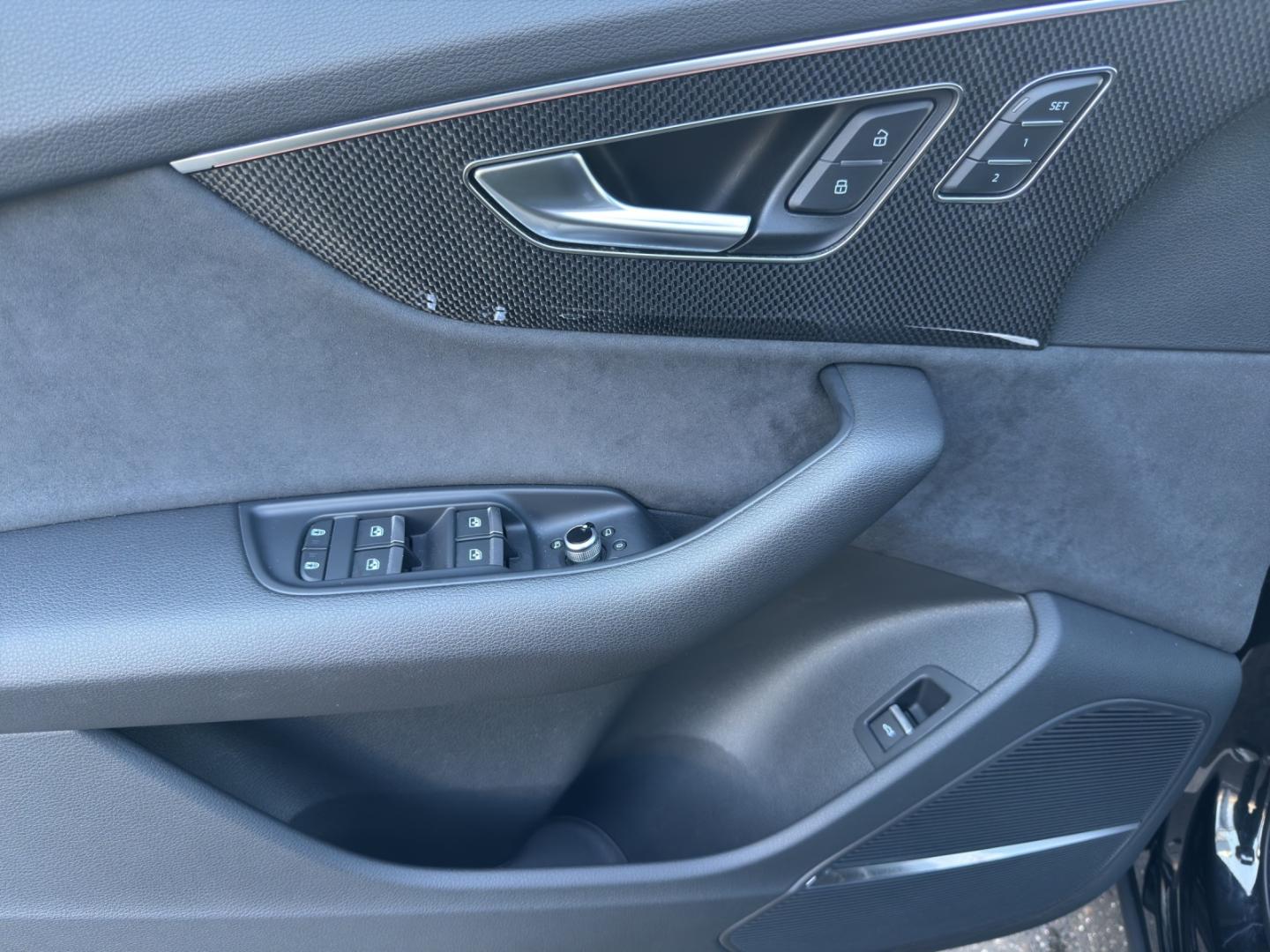 Image about Audi SQ7 competition plus TFSI quattro tiptronic