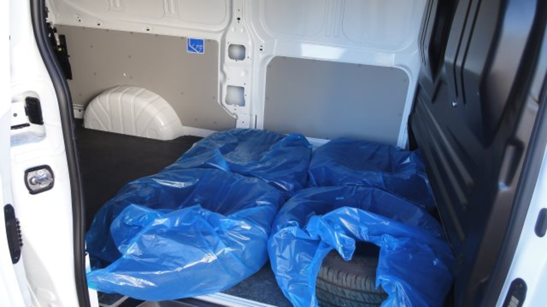 Volkswagen Transporter Kasten langer Radstand