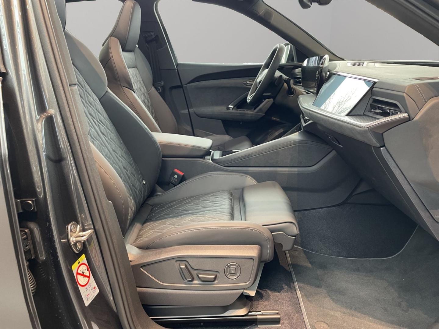 Bild über Audi SQ5 SUV TFSI 270 kW S tronic - für weitere Informationen kontaktieren Sie den Audi Partner