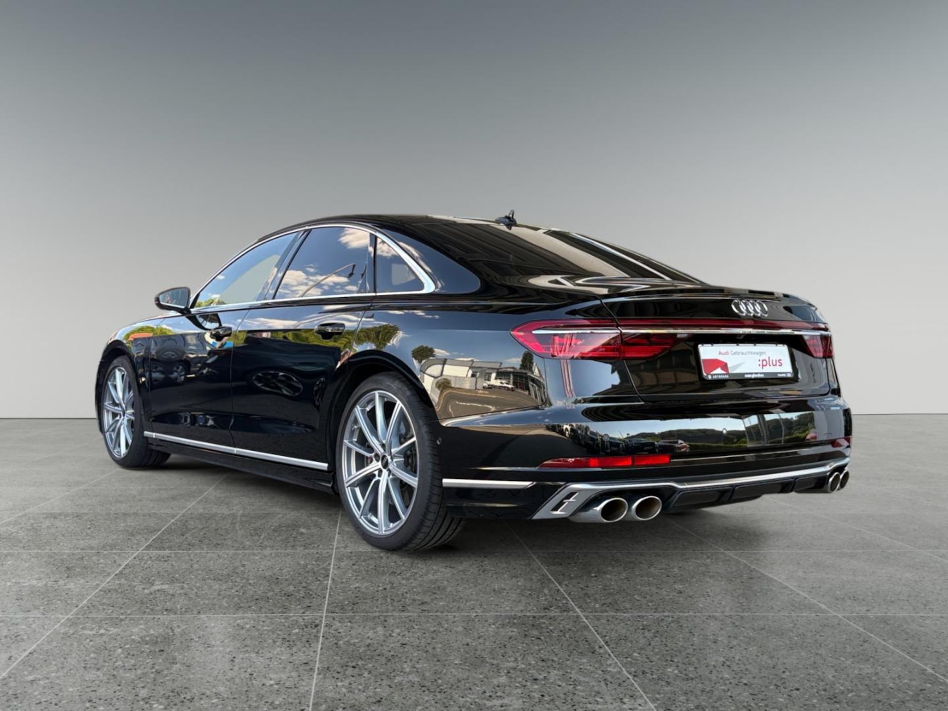 Audi S8