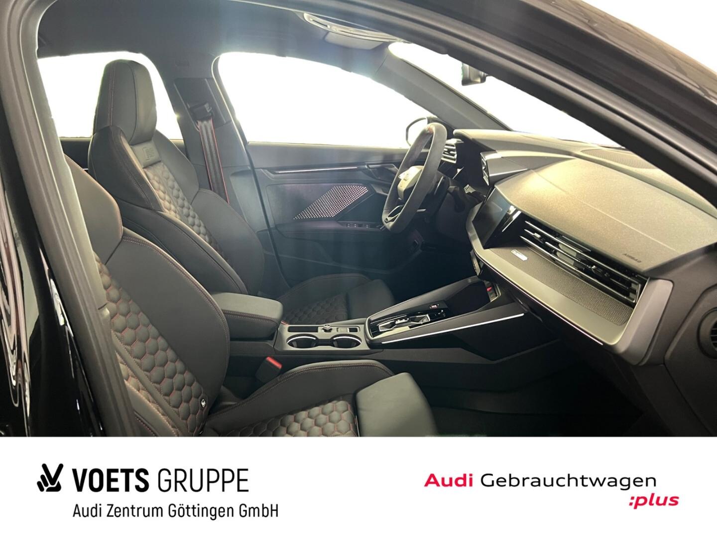 Bild über Audi RS 3 Limousine TFSI quattro 294 kW S tronic - für weitere Informationen kontaktieren Sie den Audi Partner
