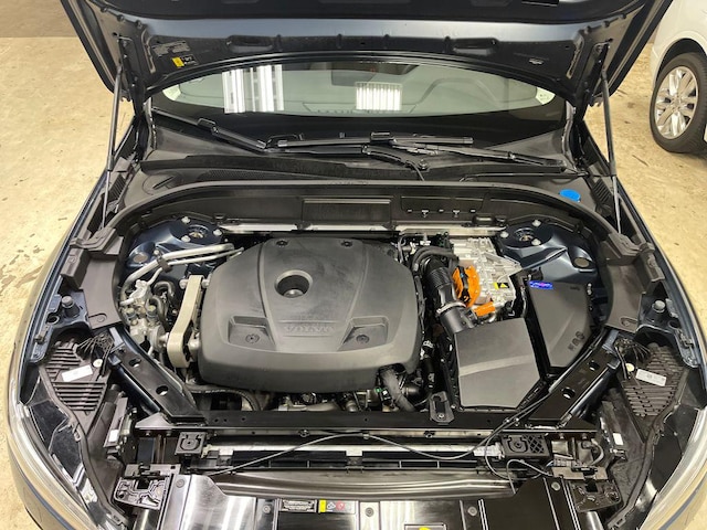 2025 Volvo XC60 Plug-In Hybrid