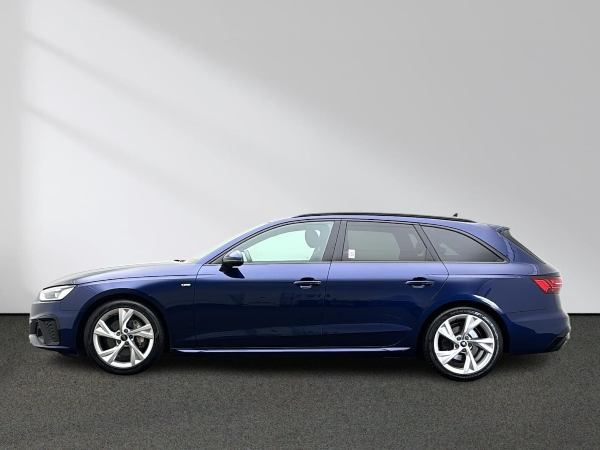 Audi A4 Avant S line