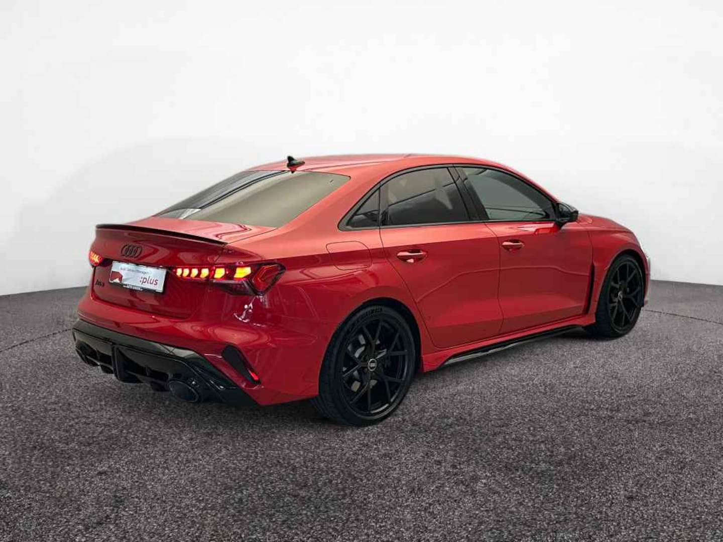 Bild über Audi RS 3 Limousine TFSI quattro 294 kW S tronic - für weitere Informationen kontaktieren Sie den Audi Partner
