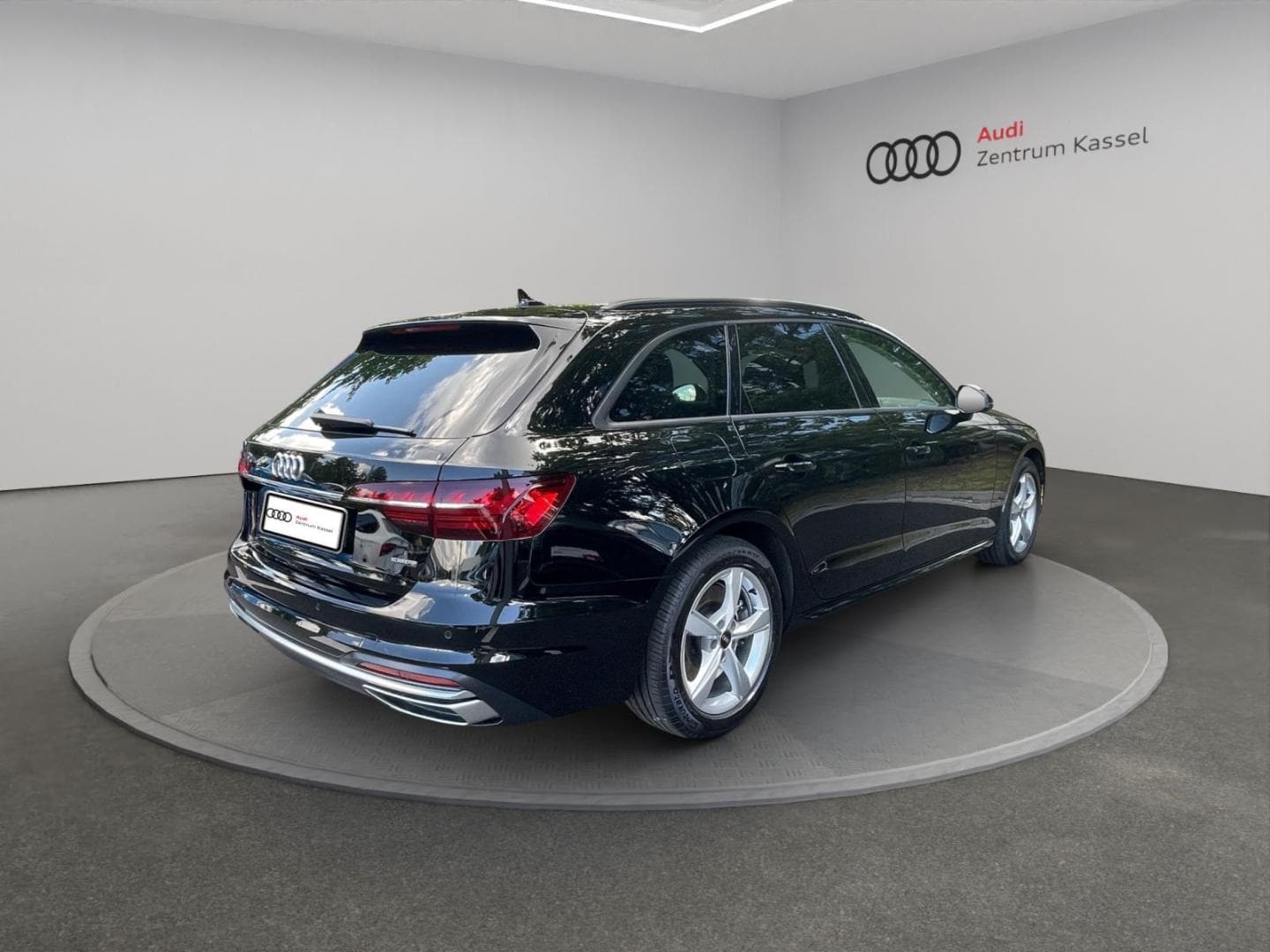Bild über Audi A4 Avant advanced 50 TDI quattro tiptronic - für weitere Informationen kontaktieren Sie den Audi Partner