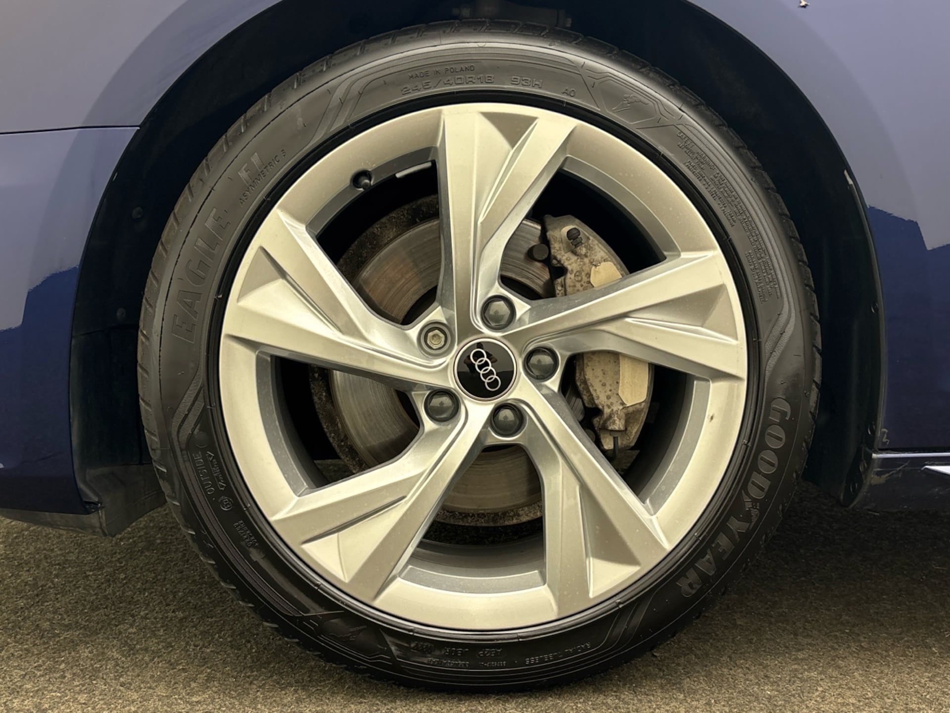 Audi A4 Avant S line