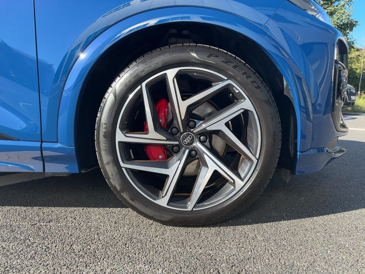 Image about Audi Q6 SUV e-tron e-tron quattro