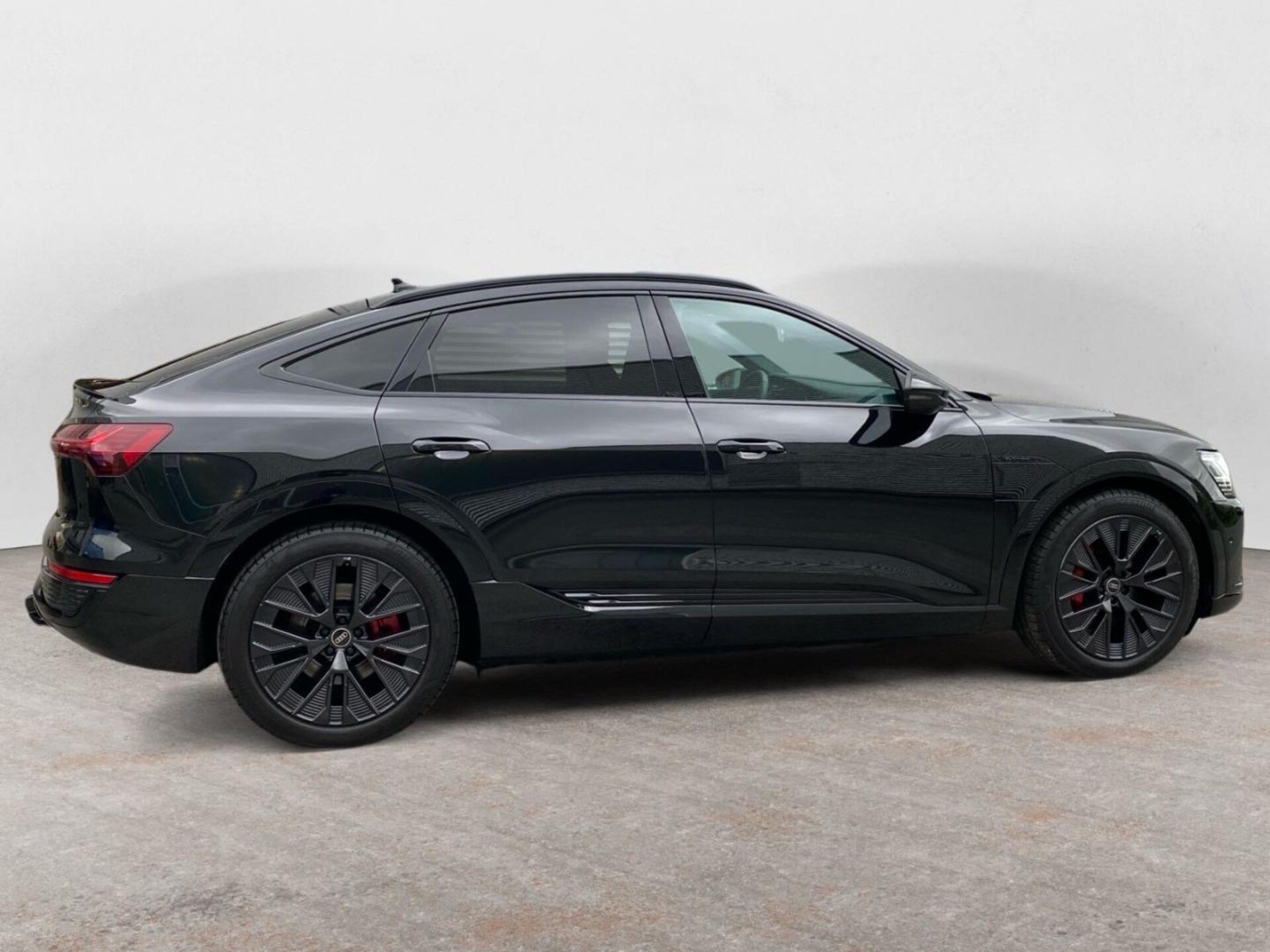 Audi Q8 Sportback e-tron S line