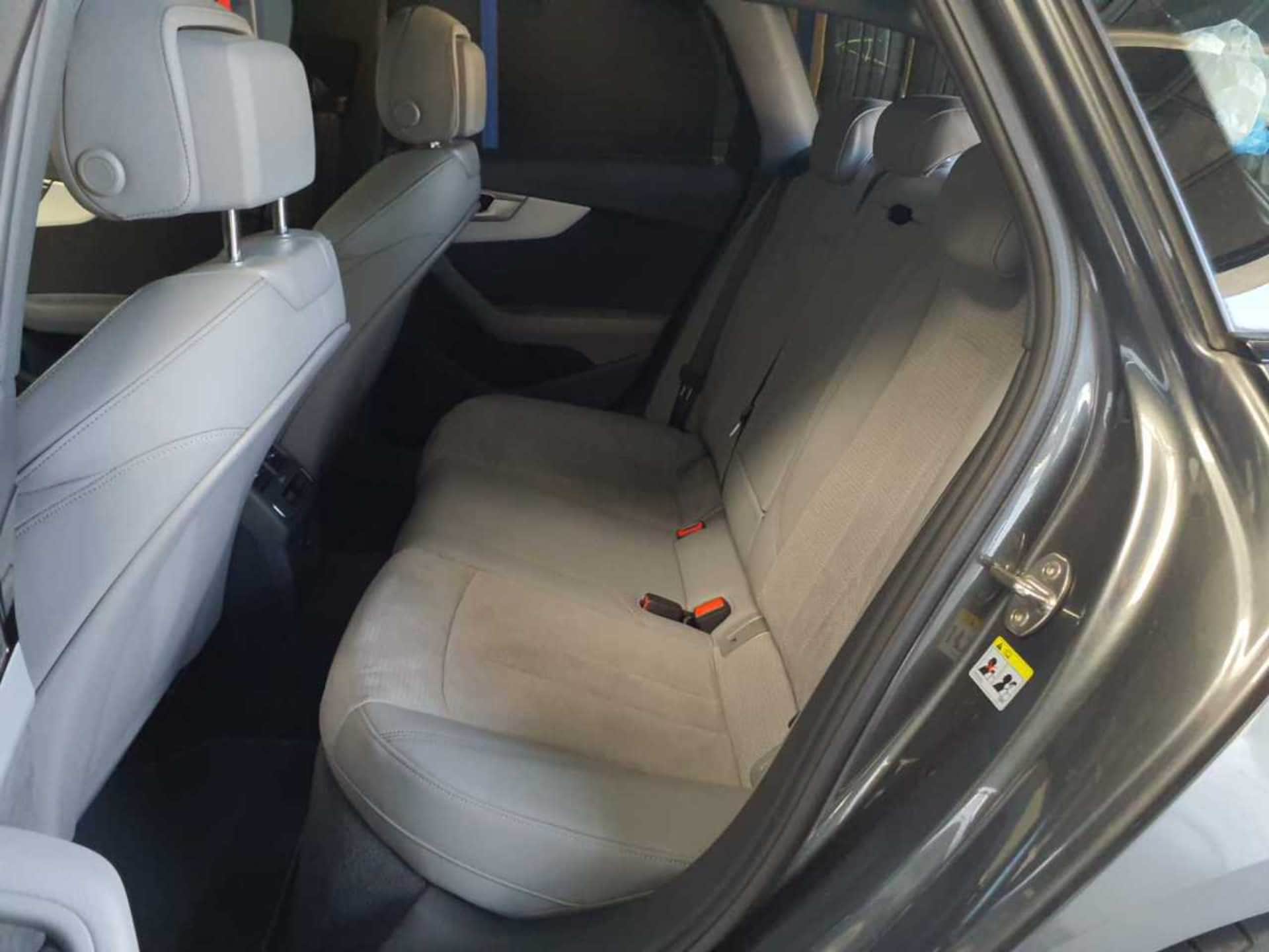 Audi A4 Avant S line