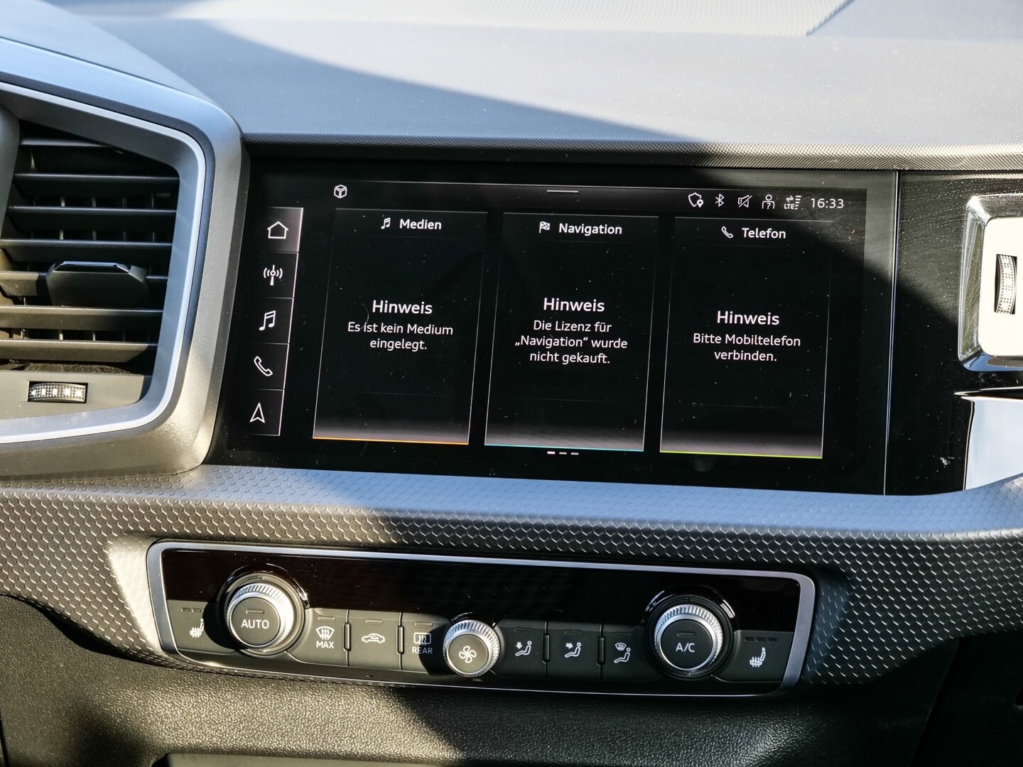 Bild über Audi A1 Sportback S line 30 TFSI S tronic - für weitere Informationen kontaktieren Sie den Audi Partner