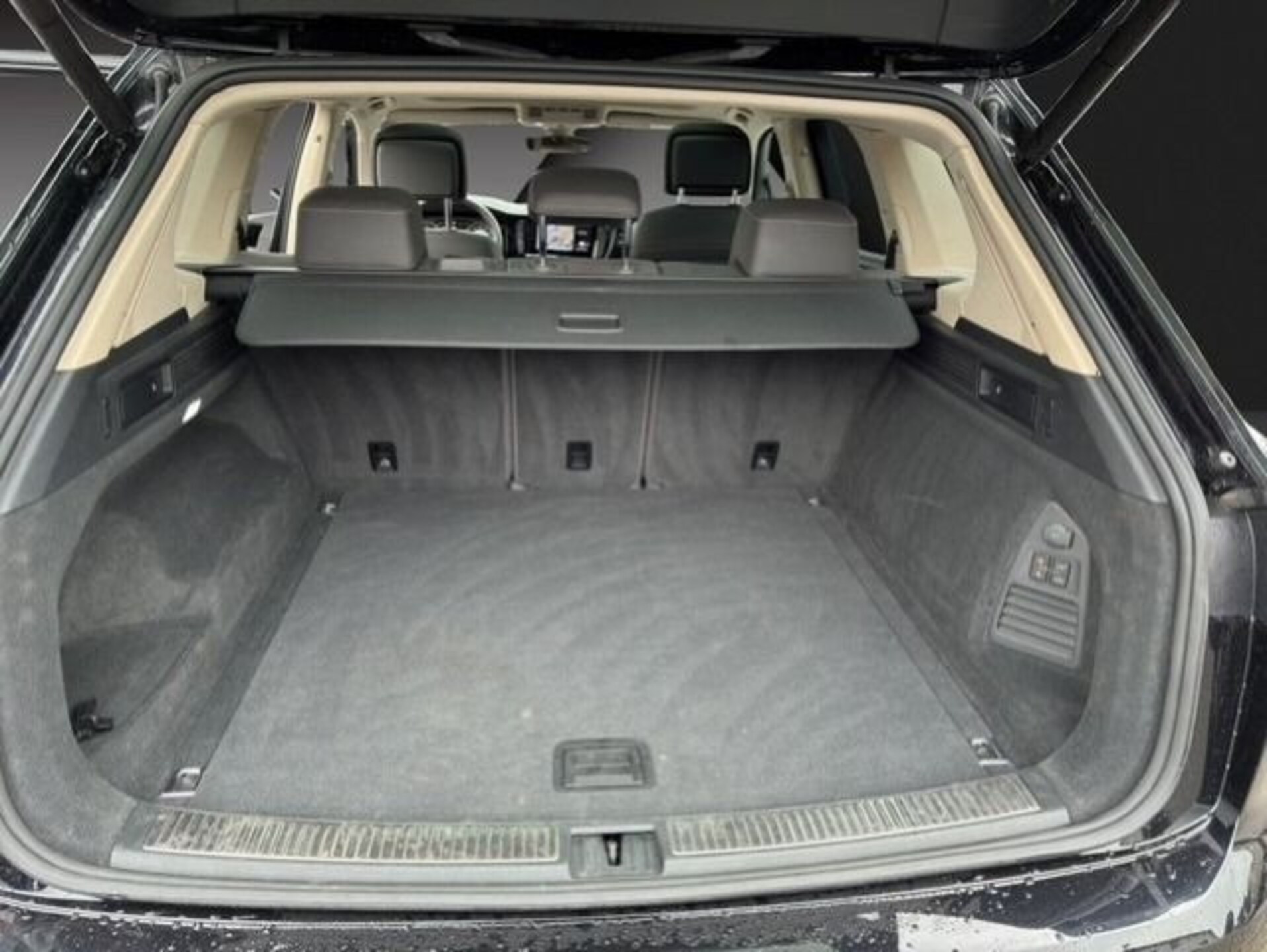 Volkswagen Touareg Basis-Modell