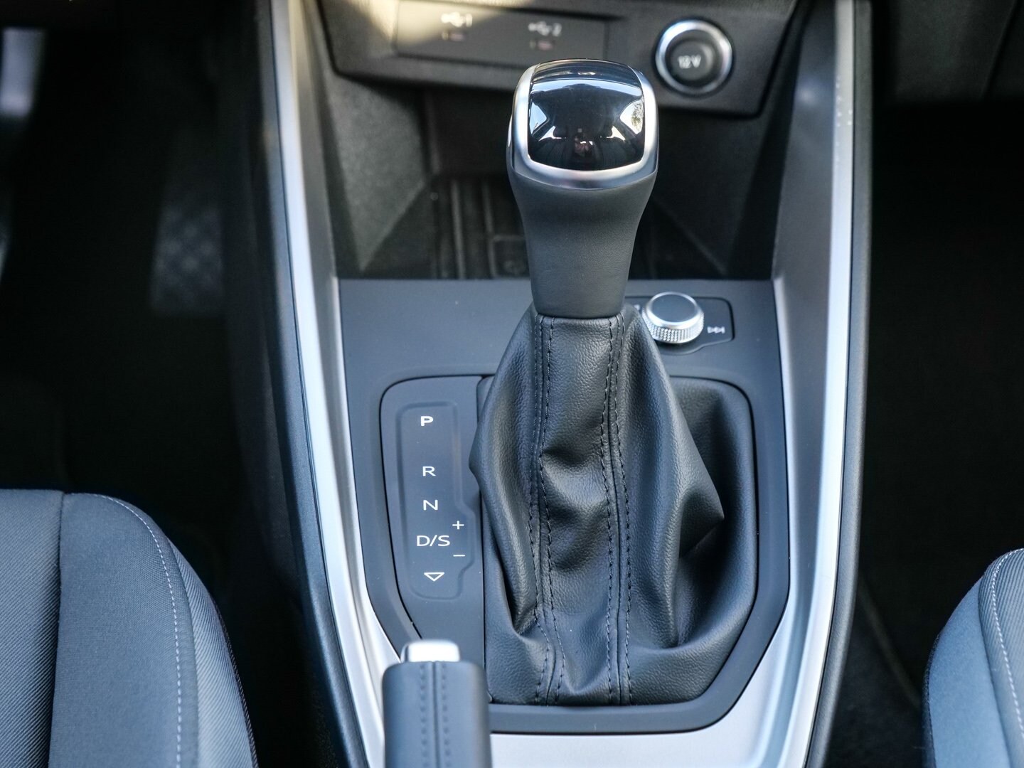 Bild über Audi A1 Sportback S line 30 TFSI S tronic - für weitere Informationen kontaktieren Sie den Audi Partner