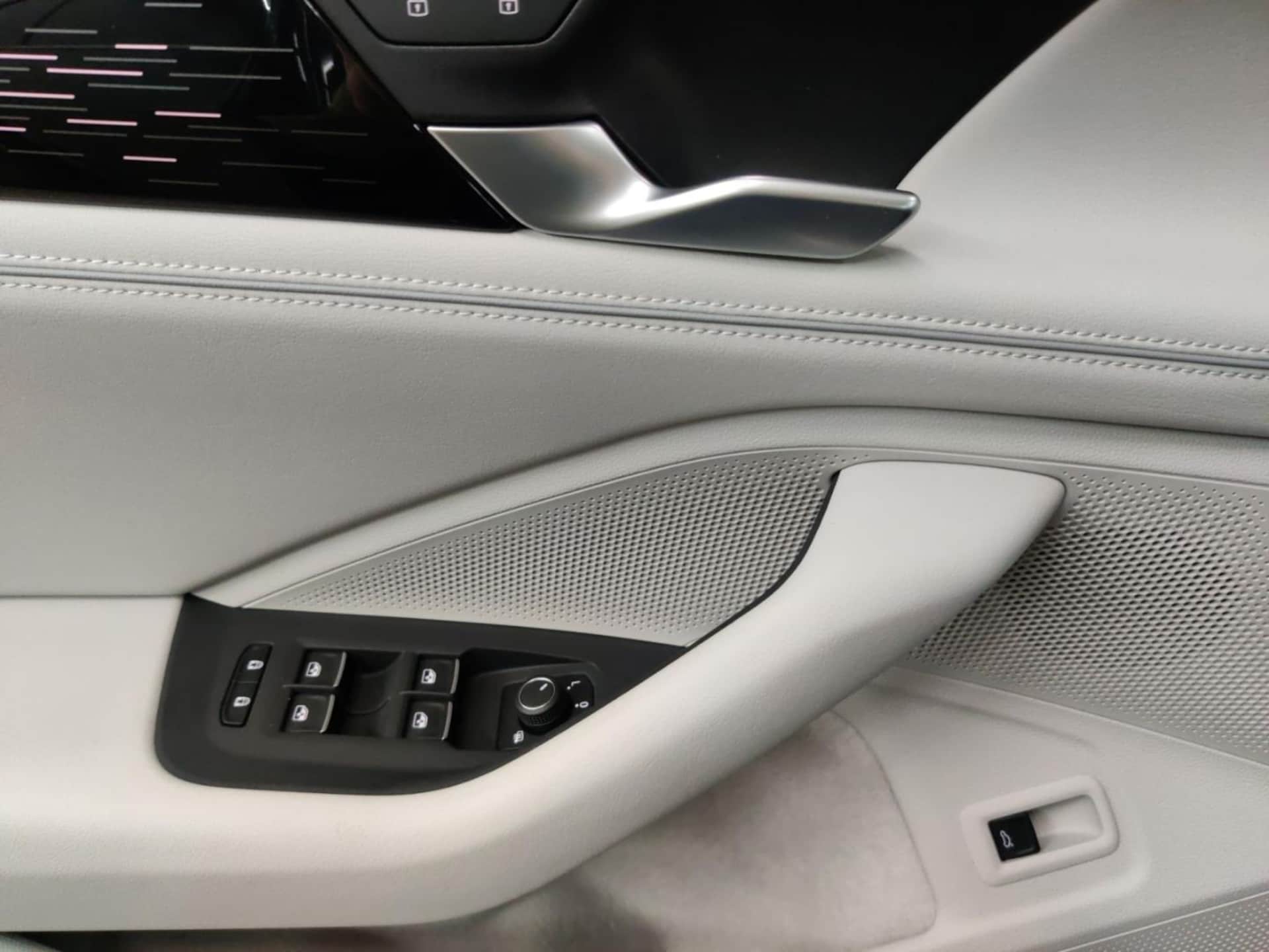 Volkswagen Passat Elegance