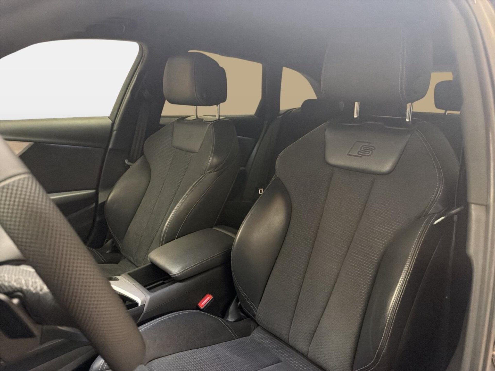 Audi A4 Avant S line