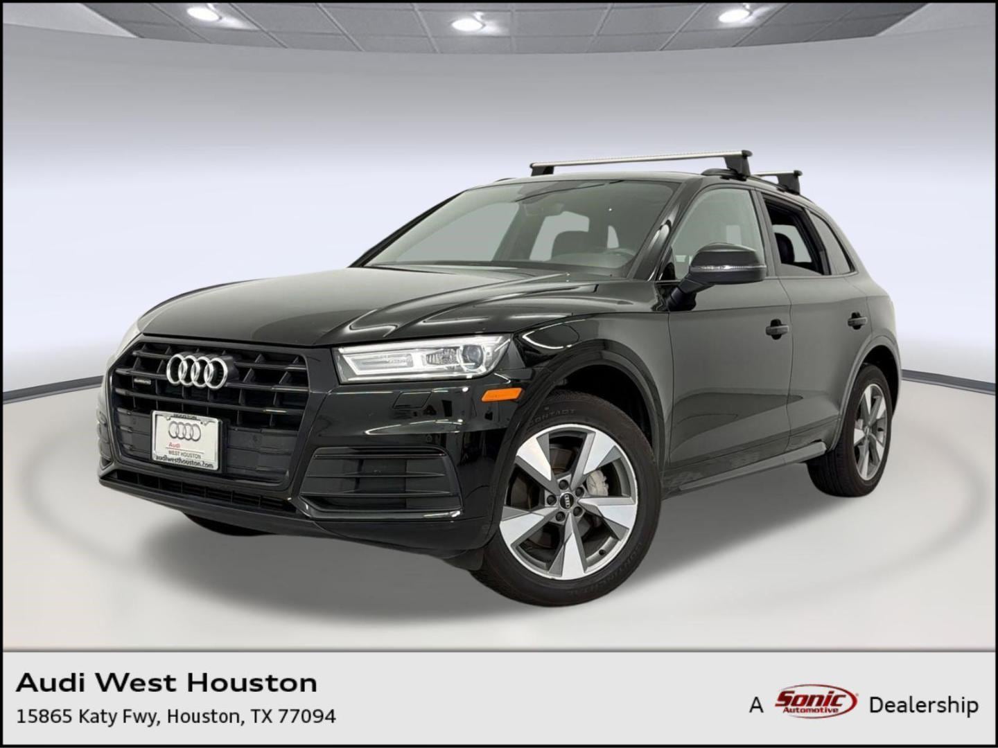 2020 Audi Q5 45 Titanium quattro S tronic Premium's photo