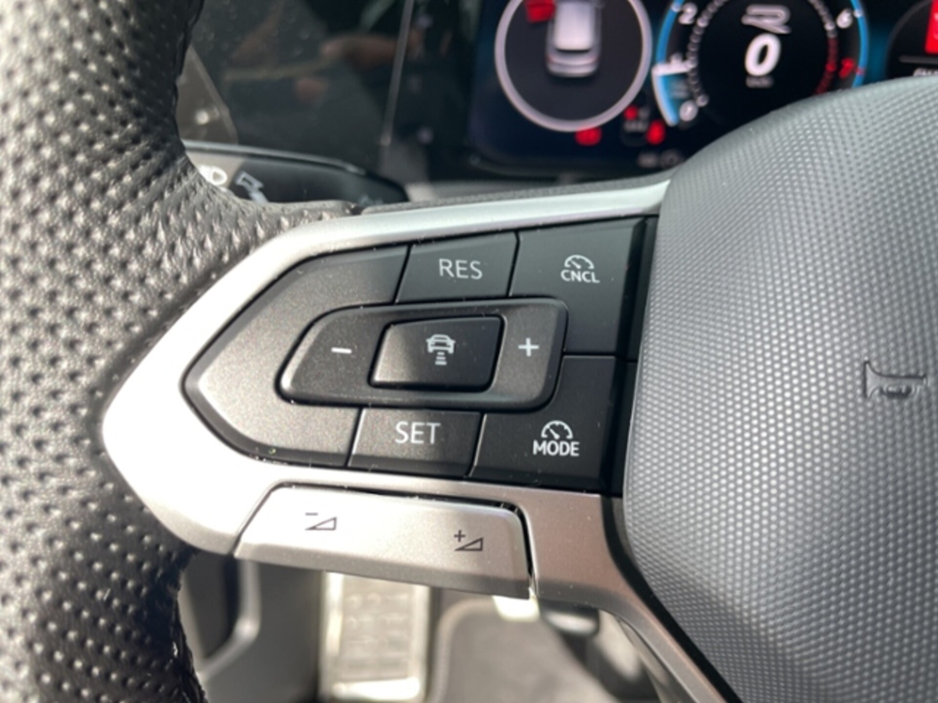 Volkswagen Golf R-Line
