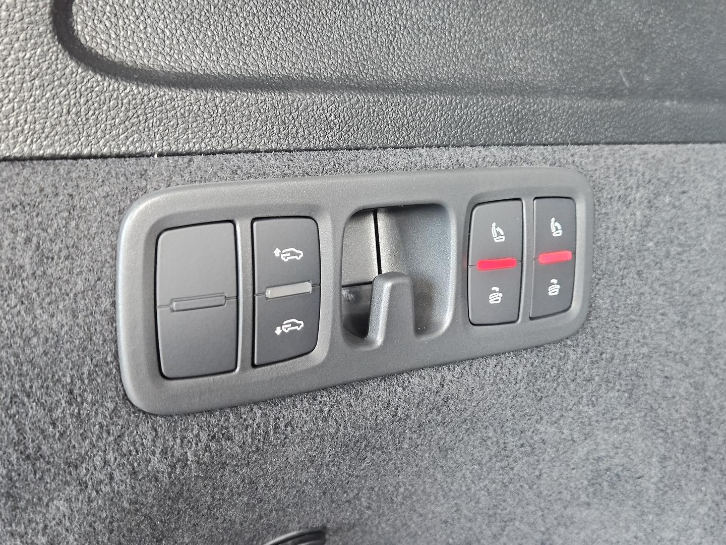 Image about Audi SQ7 SUV TFSI quattro tiptronic
