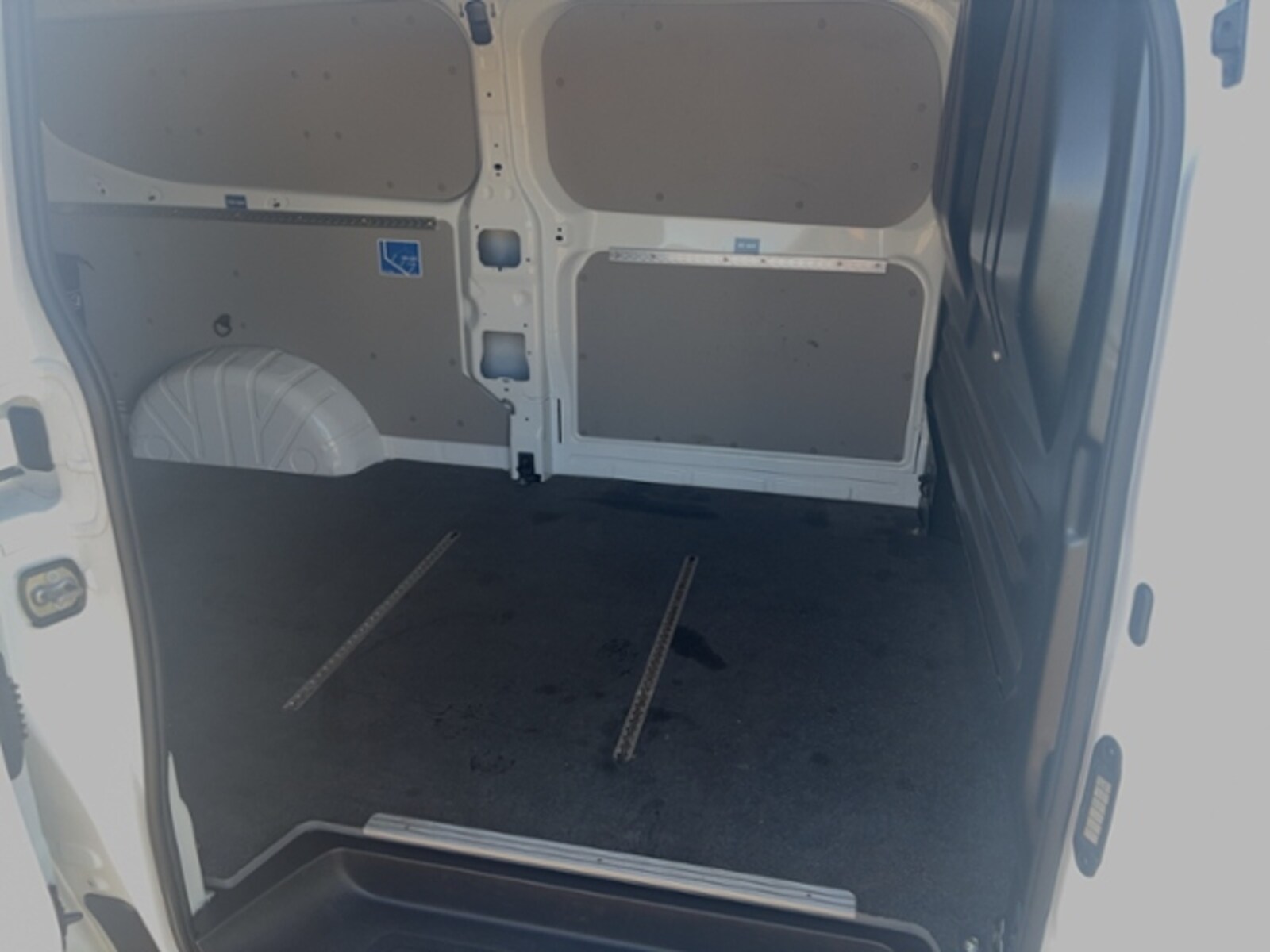 Volkswagen Transporter Kasten langer Radstand – Bild 10