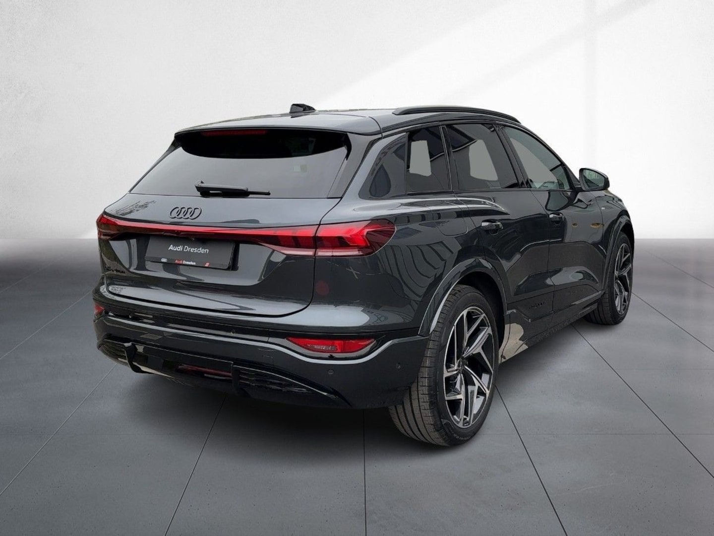 Bild über Audi Q6 SUV e-tron S line business e-tron performance 225 kW - für weitere Informationen kontaktieren Sie den Audi Partner
