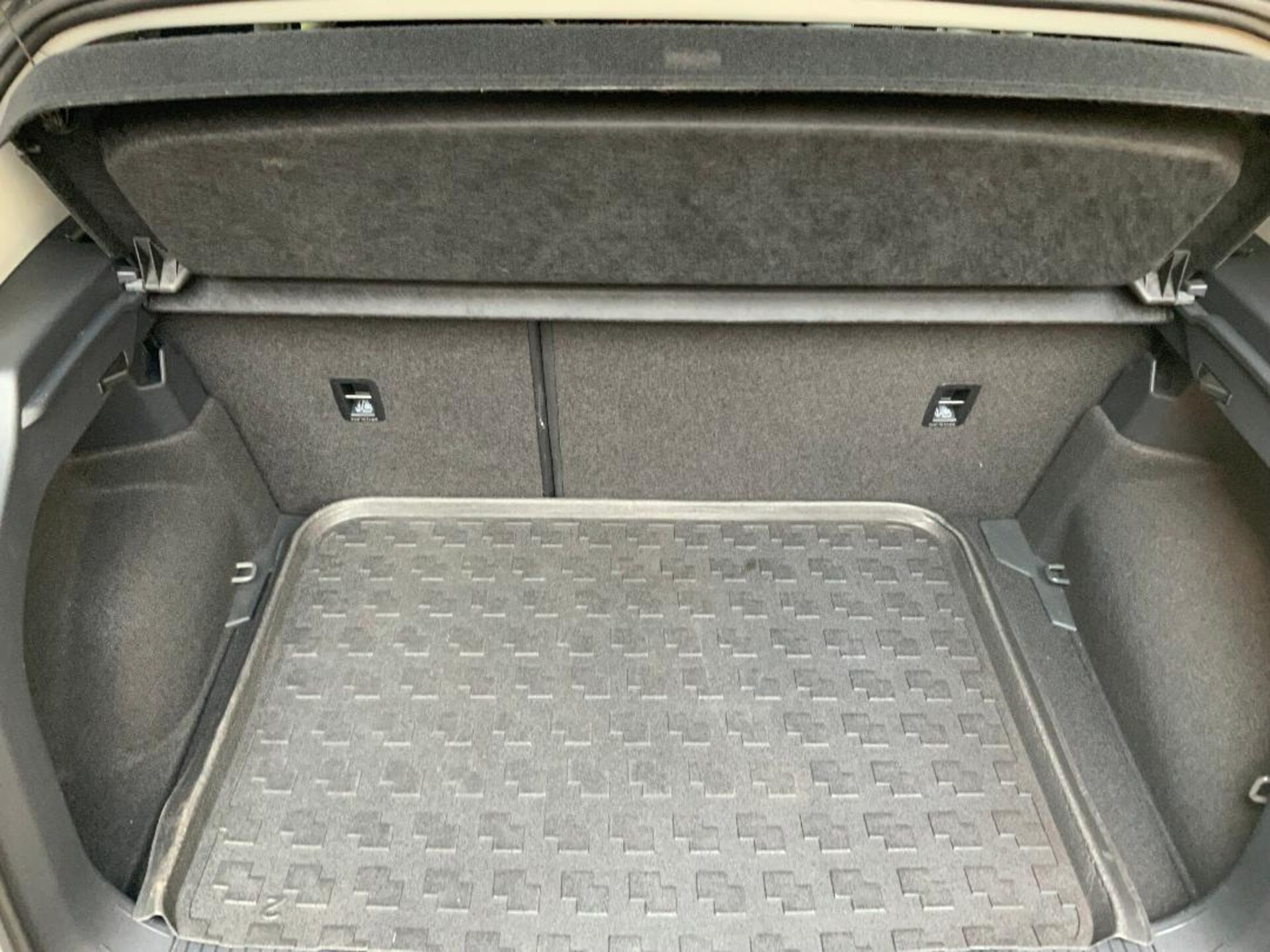 Volkswagen T-Cross United