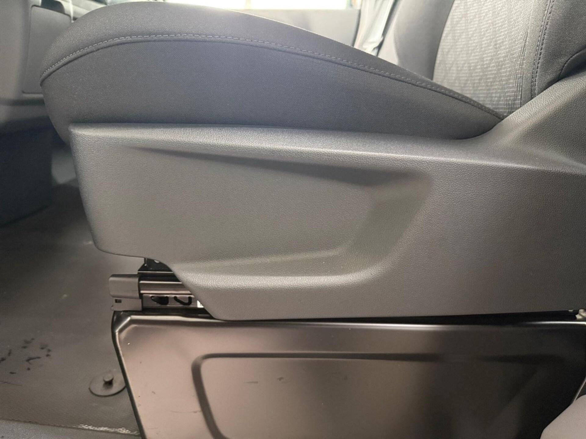 Volkswagen Transporter Kombi langer Radstand
