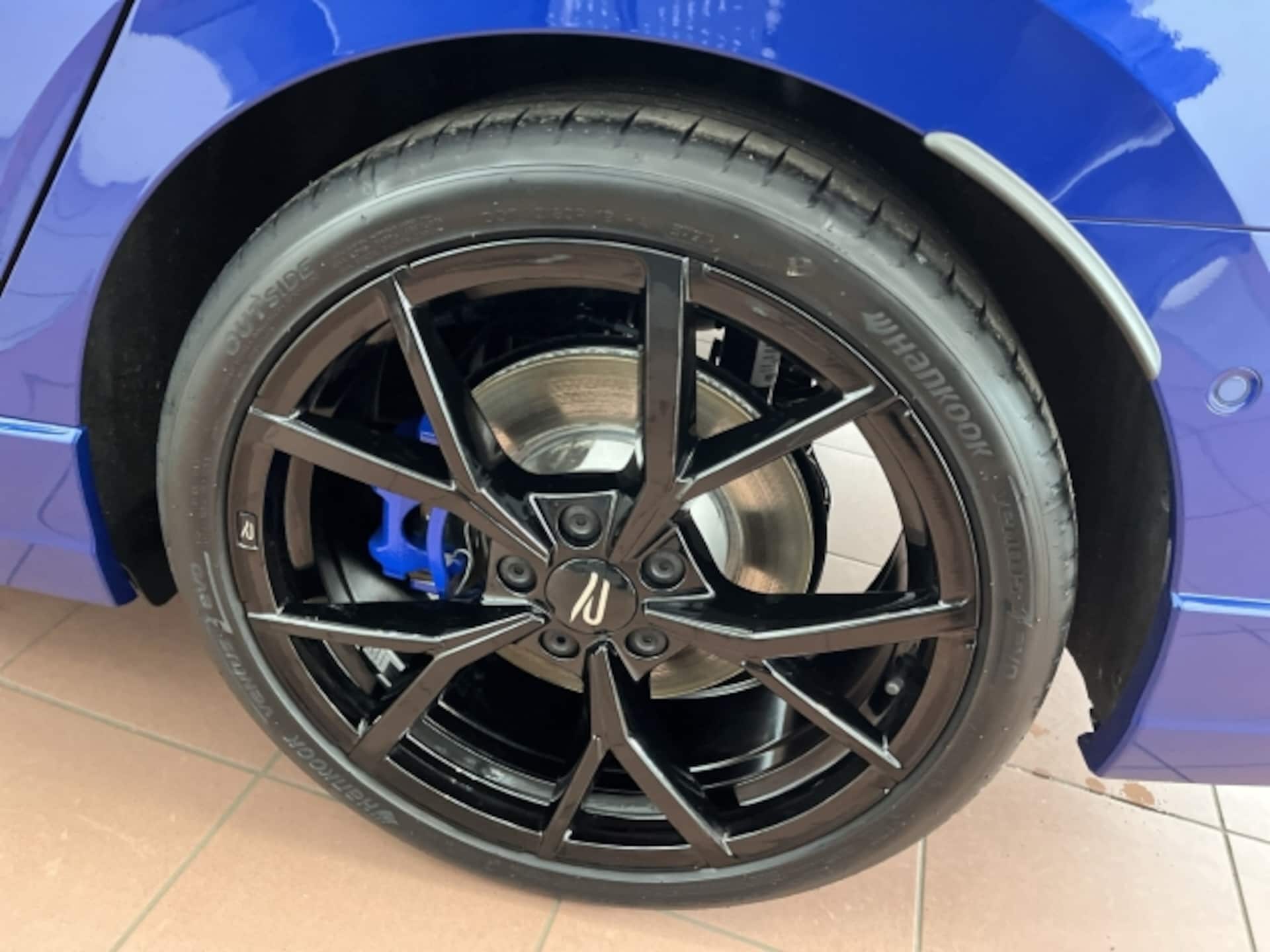 Volkswagen Golf Variant R