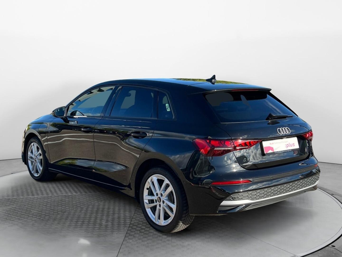 Bild über Audi A3 Sportback TFSI e advanced 40 TFSI e S tronic - für weitere Informationen kontaktieren Sie den Audi Partner