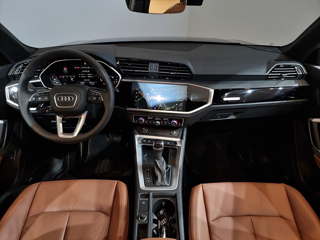 Audi Q3 40 TFSI quattro Premium 137 186 kW hp Tiptronic 8