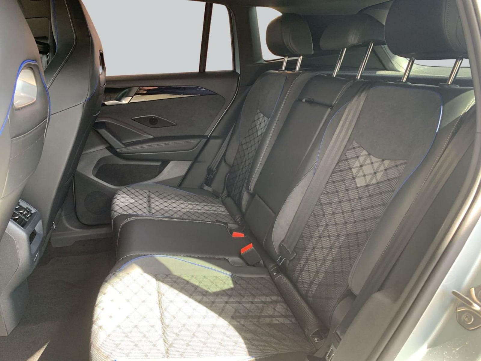 Volkswagen Tiguan – Bild 11