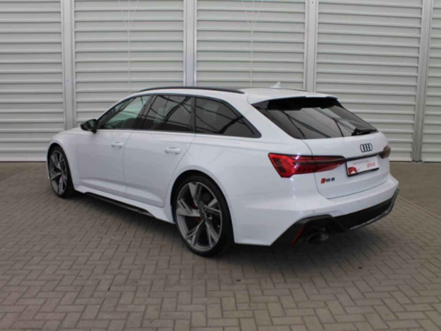 Bild über Audi RS 6 Avant performance TFSI quattro tiptronic - für weitere Informationen kontaktieren Sie den Audi Partner