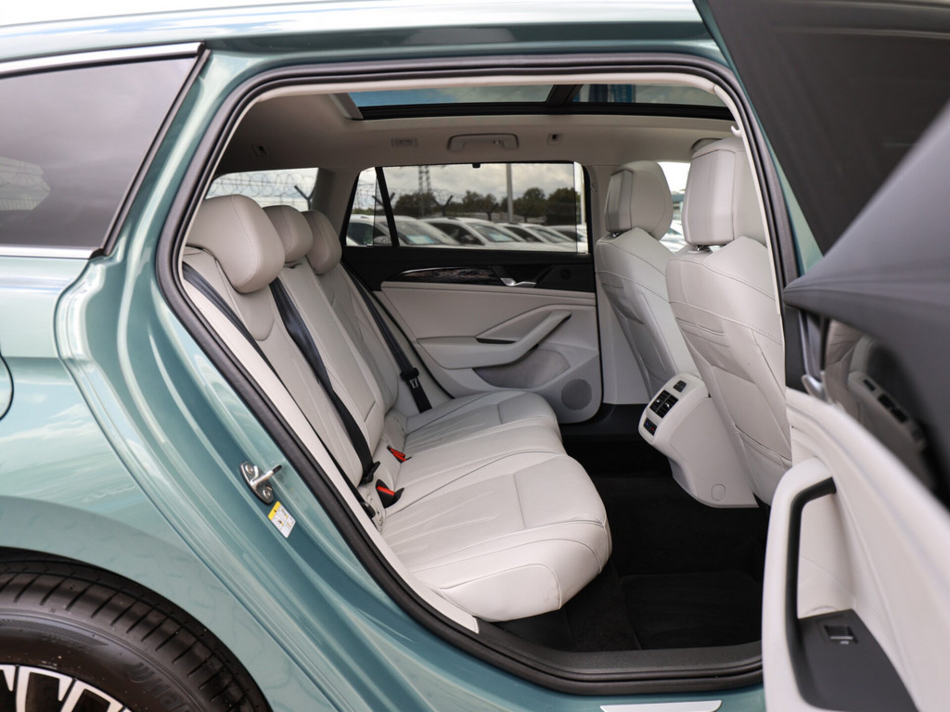 Volkswagen Passat Elegance