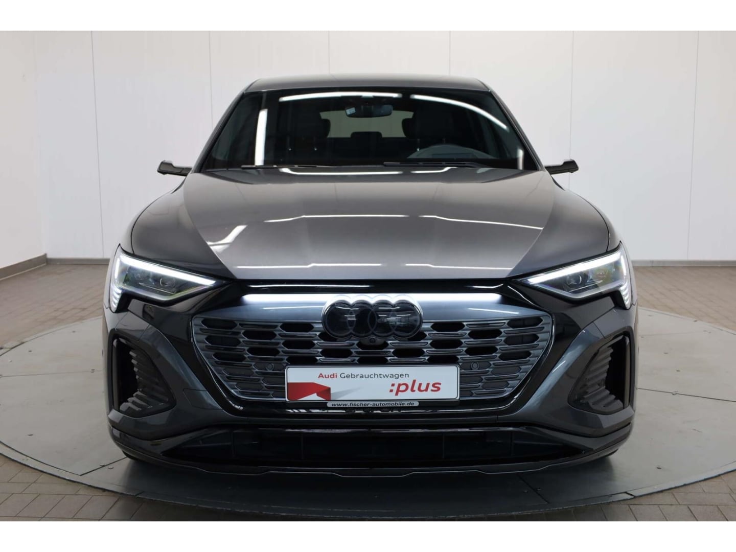 Bild über Audi Q8 Sportback e-tron S line 55 e-tron quattro - für weitere Informationen kontaktieren Sie den Audi Partner