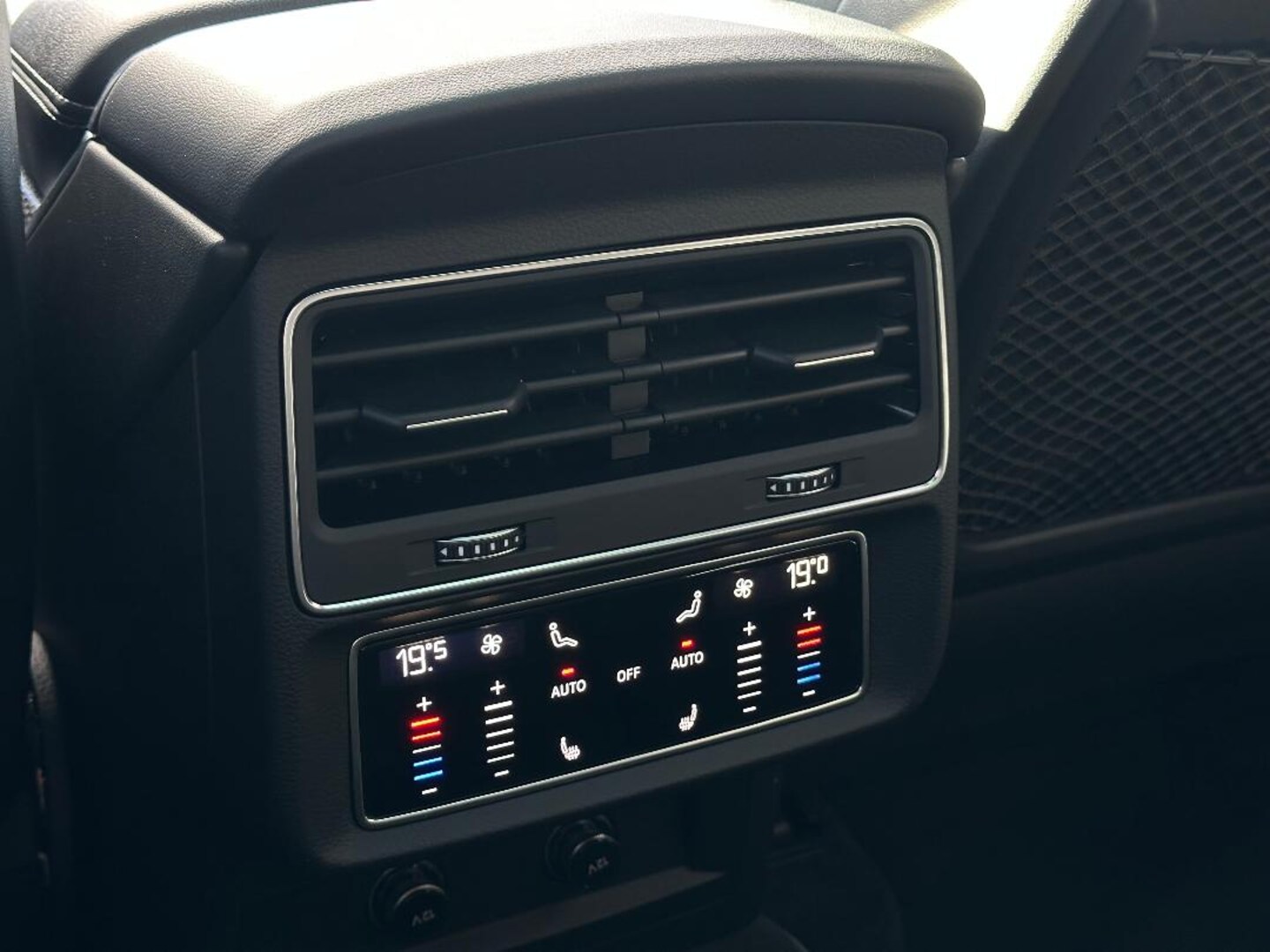 Bild über Audi Q8 competition plus 50 TDI quattro tiptronic - für weitere Informationen kontaktieren Sie den Audi Partner