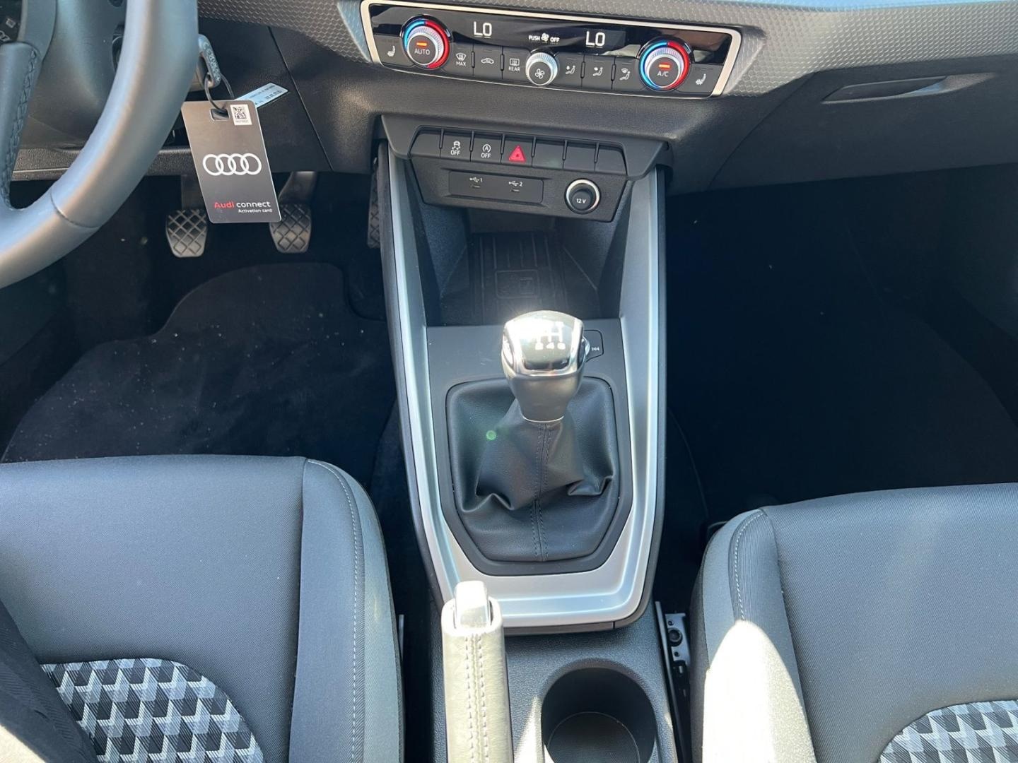 Bild über Audi A1 Sportback S line 30 TFSI Schaltgetriebe - für weitere Informationen kontaktieren Sie den Audi Partner