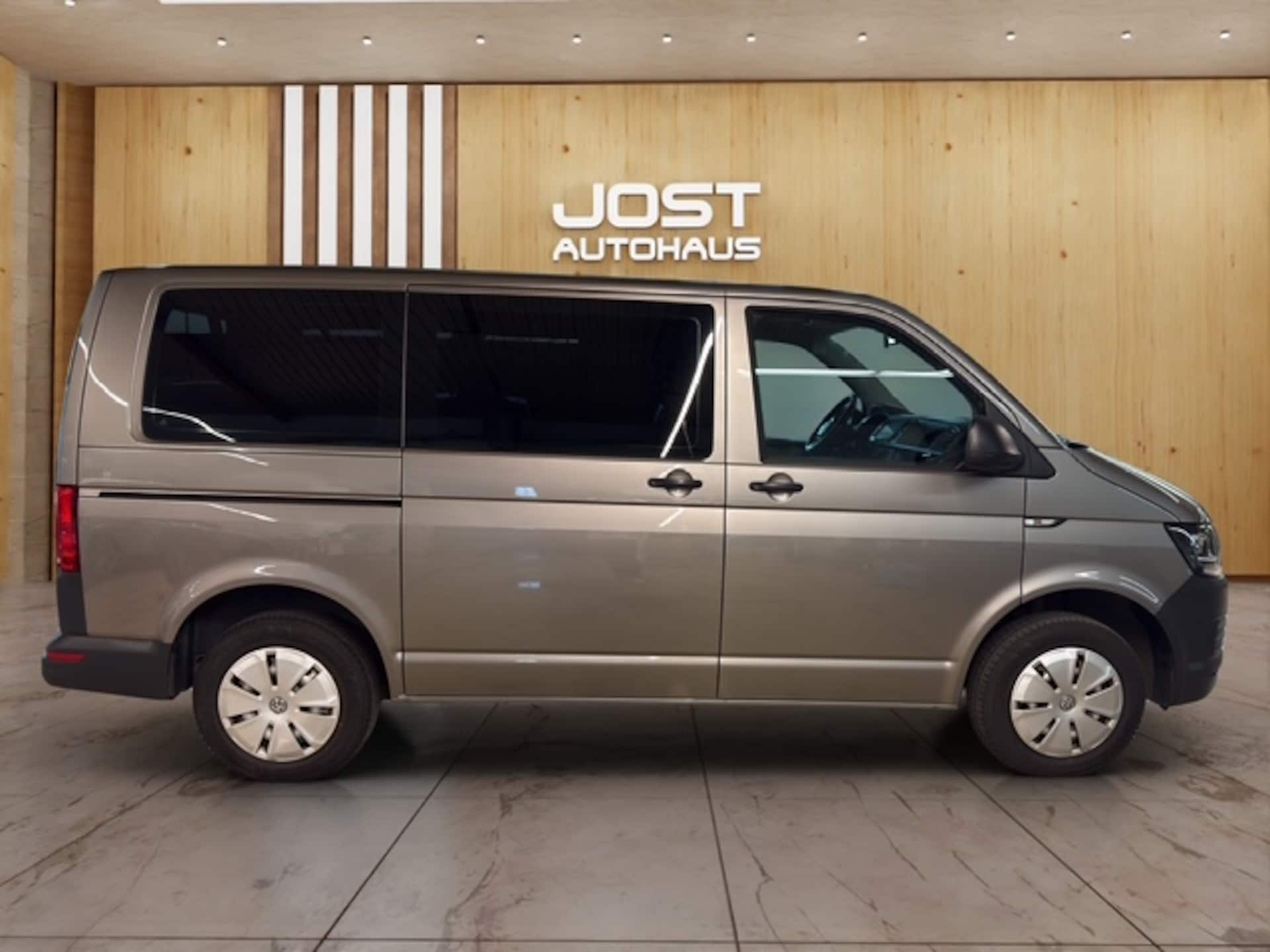 Volkswagen T6 Transporter Kombi