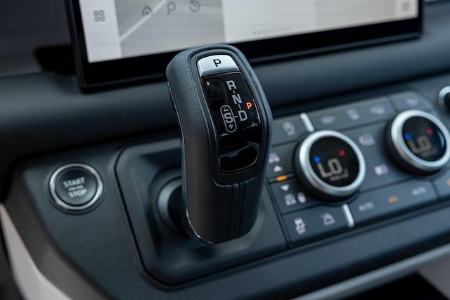 2025 Land Rover Defender S - Photo 21
