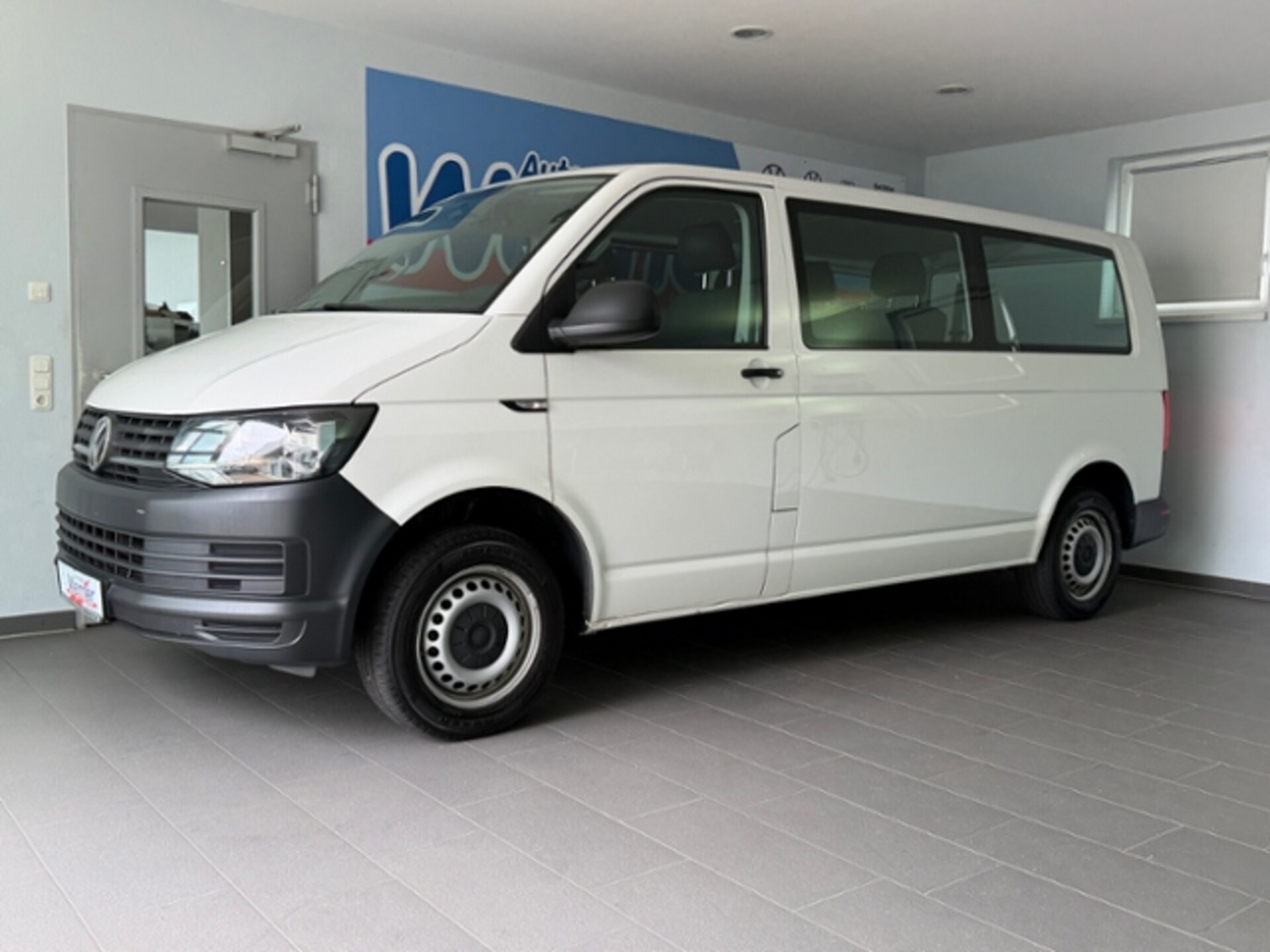 Volkswagen T6 Transporter Kombi langer Radstand