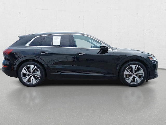 2024 Audi Q8 e-tron