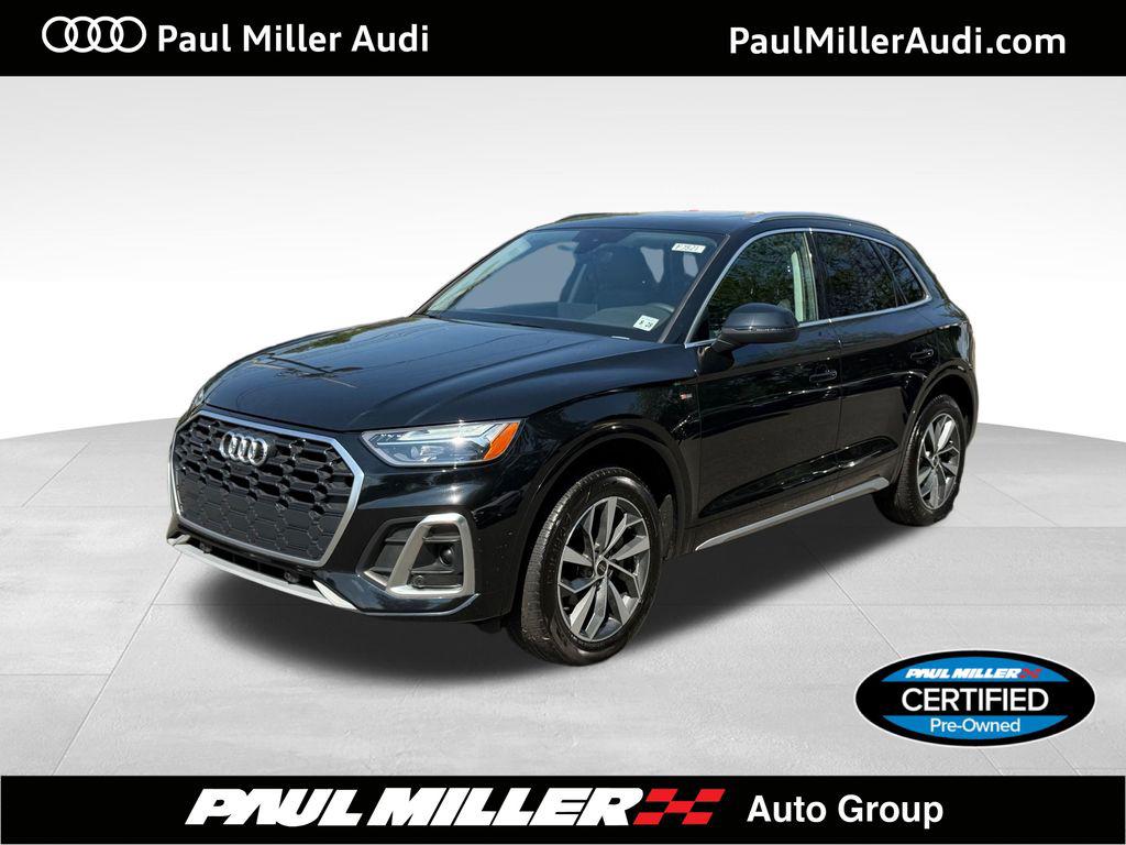 2023 Audi Q5 45 Premium Plus's photo