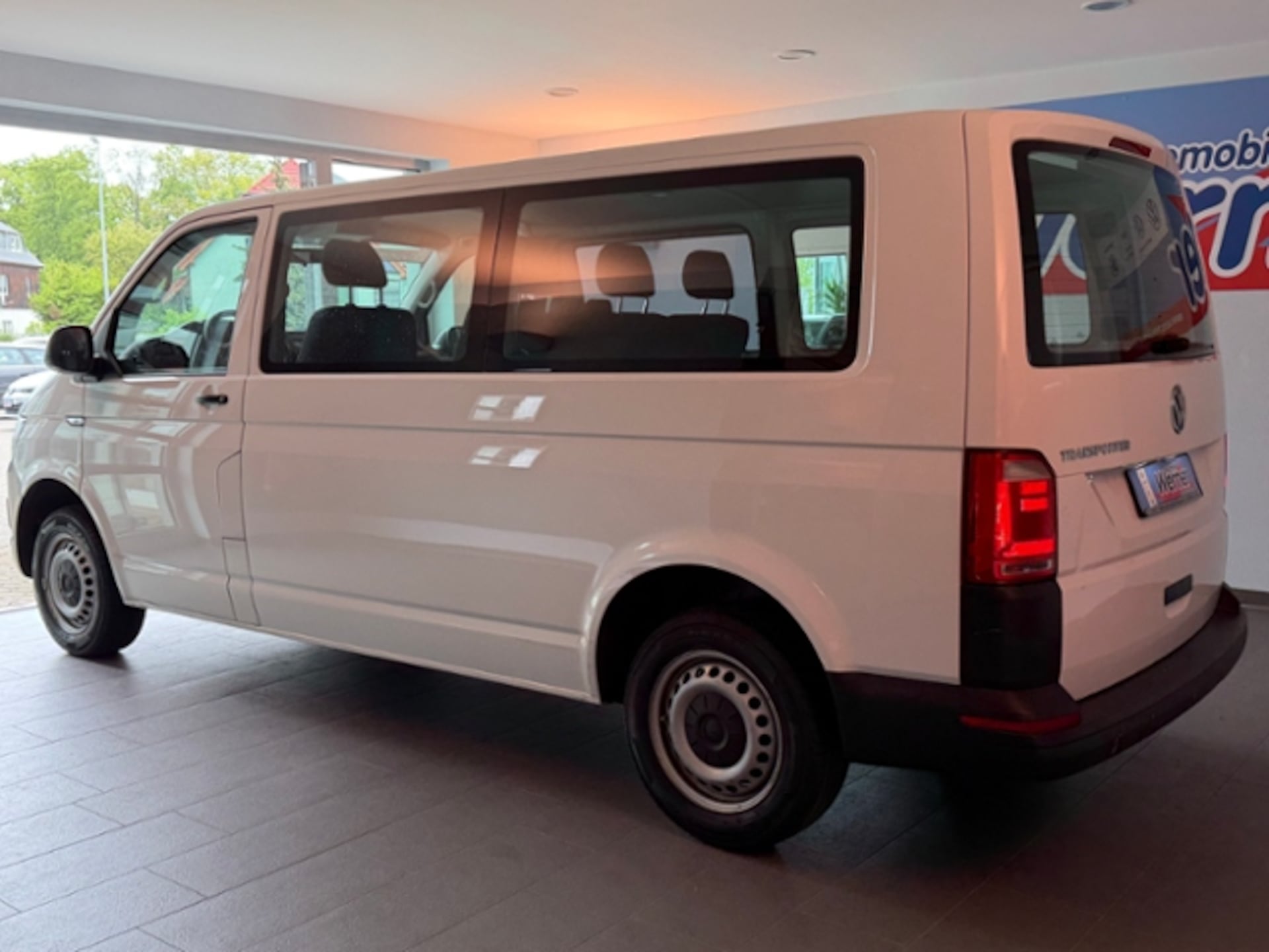 Volkswagen T6 Transporter Kombi langer Radstand