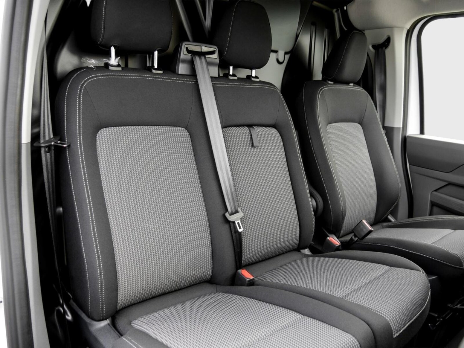 Volkswagen Transporter Kasten kurzer Radstand – Bild 4