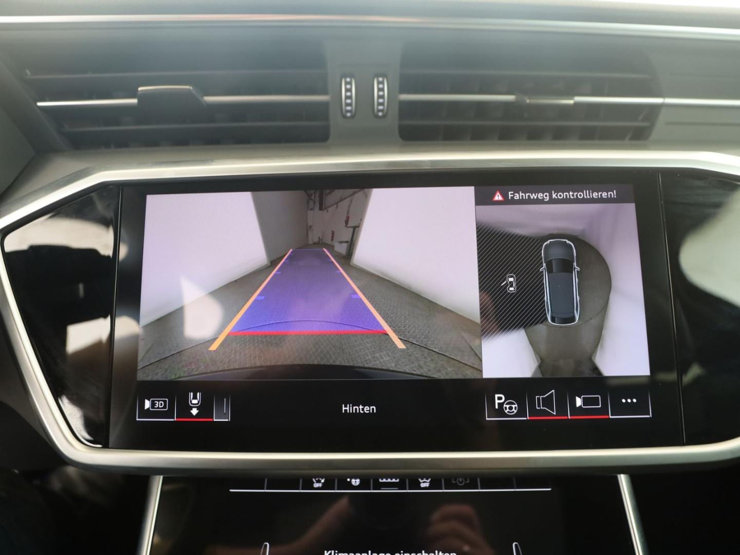 Bild über Audi A6 Avant advanced 45 TFSI S tronic - für weitere Informationen kontaktieren Sie den Audi Partner