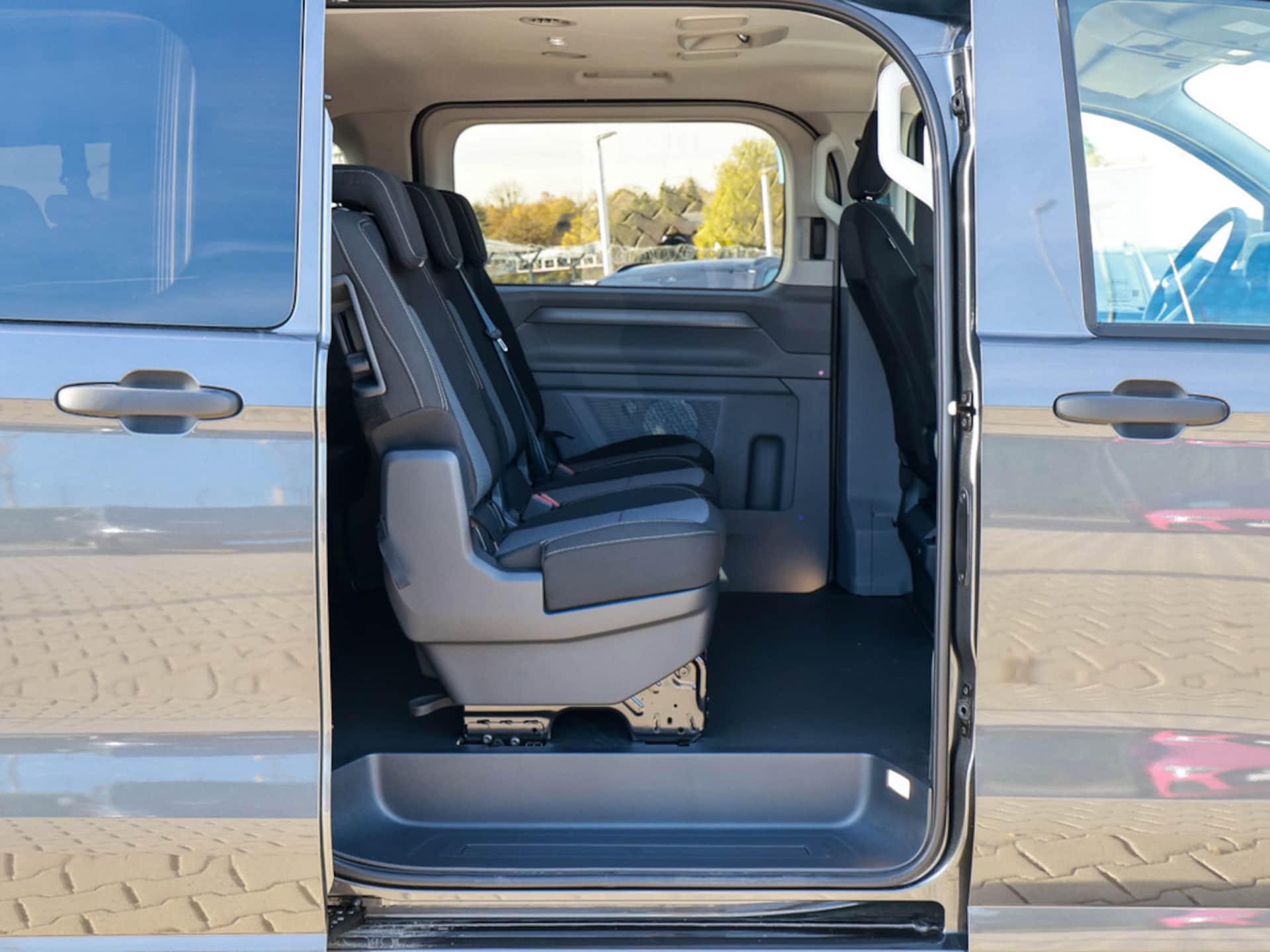 Volkswagen Caravelle langer Radstand Basis-Modell