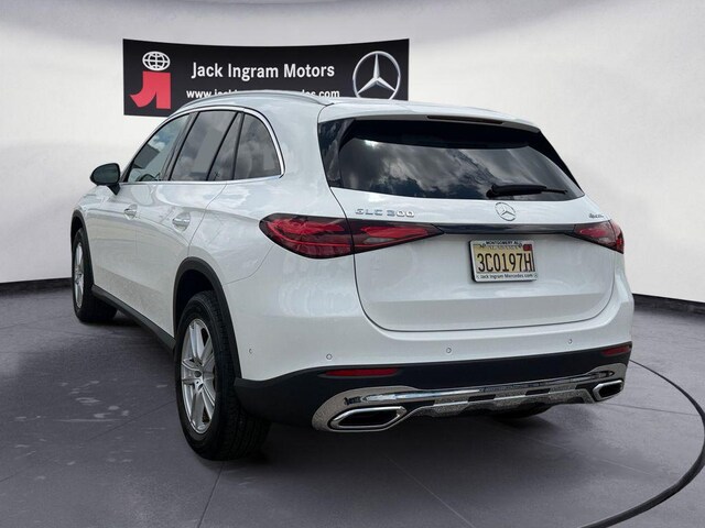 2025 Mercedes-Benz GLC 300